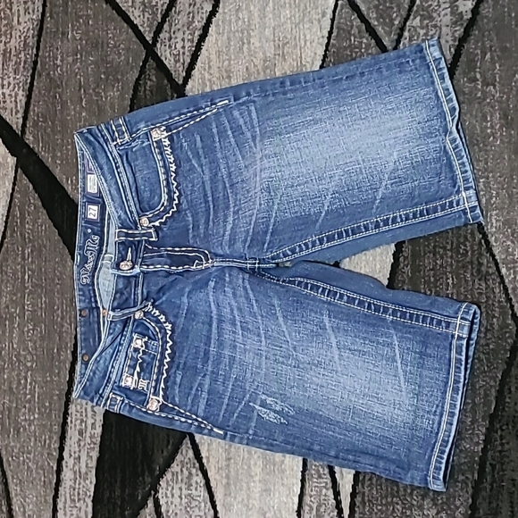 MISS ME EMBROIDERED RHINESTONES EASY BERMUDA DENIM JEAN SHORTS - Picture 5 of 14